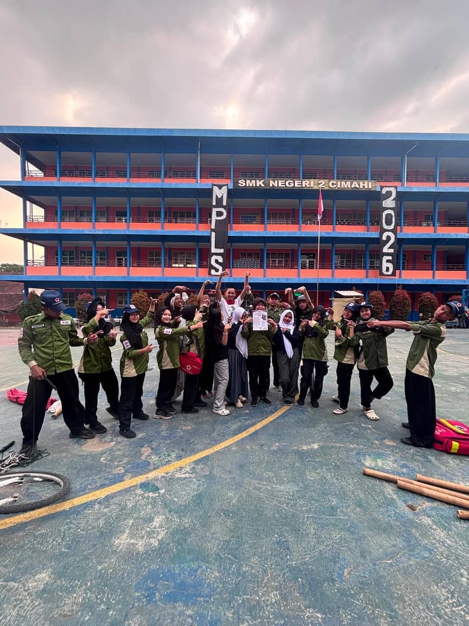 📁 Latihan Demo Eskul 4